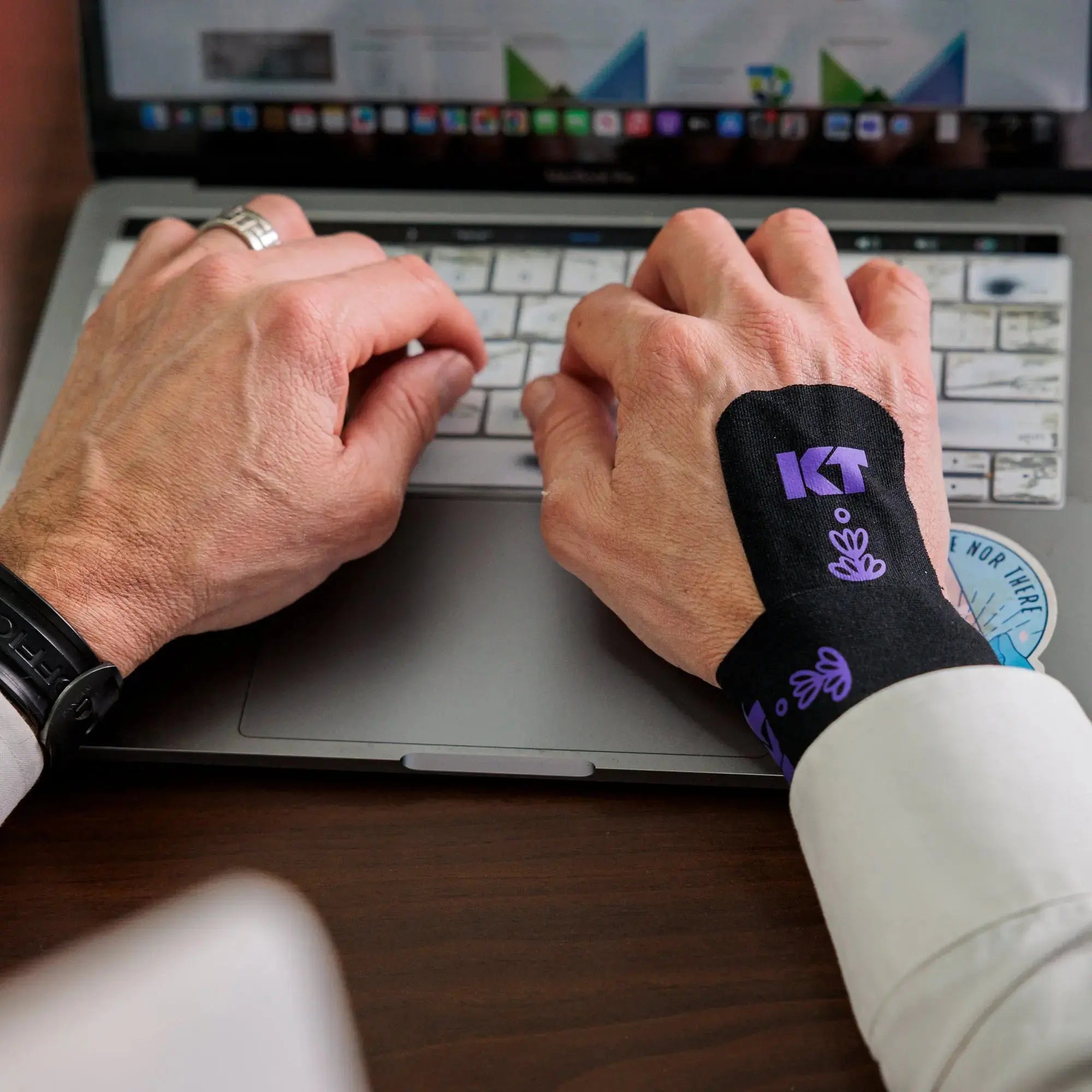 Soothe-Tape-Executive-Wrist-2407